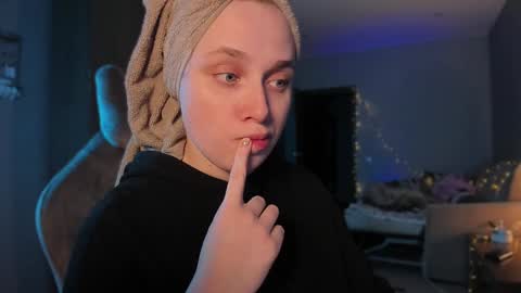 chloegins online show from 21, 1, 2025