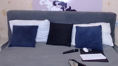 chloemurmeow online show from 22, 11, 2025