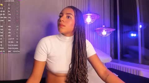 Snapshot of chloetaylorr_ chatting on 14, 12, 2024 CHLOE online show from 14, 12, 2024