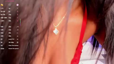 CHLOE  online show from 8, 11, 2025