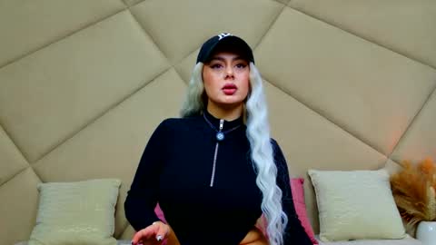 Snapshot of chloevee chatting on 9, 2, 2026 Chloe Vee online show from 9, 2, 2026