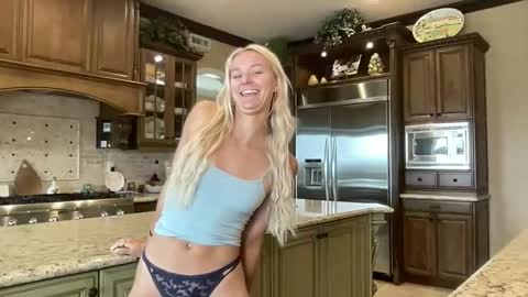 Chloe Babe online show from 2, 4, 2026