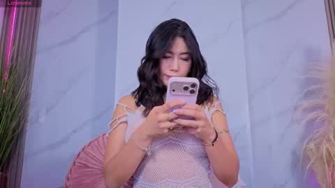 Snapshot of chlooee_ chatting on 5, 2, 2026 Chlooe online show from 5, 2, 2026