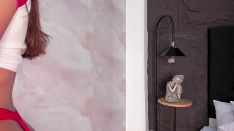 Snapshot of chlooescott chatting on 14, 11, 2025 Chloe Scott online show from 14, 11, 2025