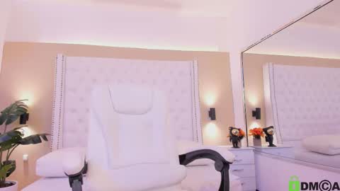 chlowe online show from 18, 12, 2025