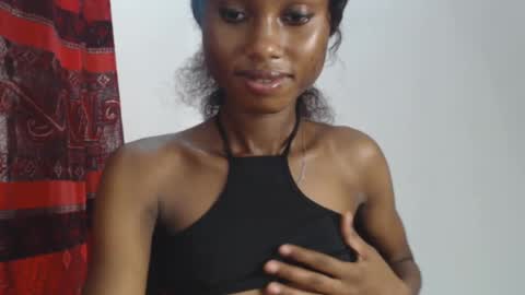 Snapshot of choco_petitqueen chatting on 5, 12, 2024 choco_petitqueen online show from 5, 12, 2024