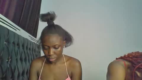 Snapshot of chocobear22 chatting on 28, 11, 2025 chocobear22 online show from 28, 11, 2025