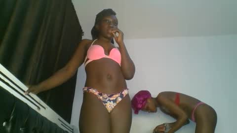 Snapshot of chocobear22 chatting on 13, 12, 2025 chocobear22 online show from 13, 12, 2025