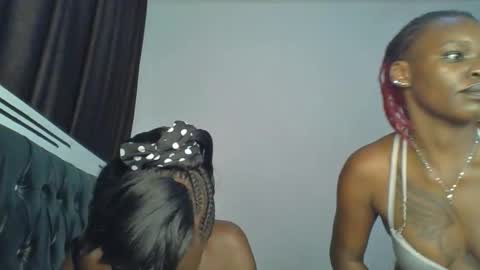 Snapshot of chocobear22 chatting on 16, 12, 2025 chocobear22 online show from 16, 12, 2025