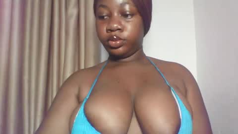 Snapshot of chocolateassgirl61 chatting on 5, 11, 2025 chocolateassgirl61 online show from 5, 11, 2025