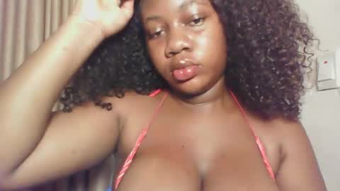 Snapshot of chocolateassgirl61 chatting on 19, 11, 2025 chocolateassgirl61 online show from 19, 11, 2025