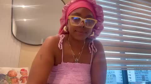 Snapshot of chocolatecakequeen chatting on 12, 12, 2024 ChocolateCakeQueen online show from 12, 12, 2024