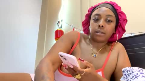 Snapshot of chocolatecakequeen chatting on 23, 2, 2025 ChocolateCakeQueen online show from 23, 2, 2025