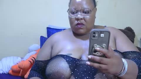 Snapshot of chocolovebbw1986 chatting on 29, 11, 2025 XSEXYBBW69 online show from 29, 11, 2025