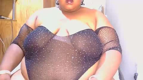 Snapshot of chocolovebbw1986 chatting on 22, 12, 2025 XSEXYBBW69 online show from 22, 12, 2025