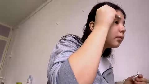 Snapshot of chongdalen chatting on 30, 11, 2025 Valentina online show from 30, 11, 2025