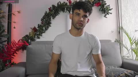 Im Chirs IM MODEL INDEPENDT online show from 27, 12, 2024