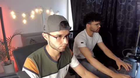 Im Chirs IM MODEL INDEPENDT online show from 18, 1, 2025