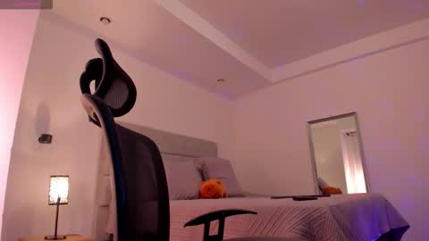 chrismorgan24 online show from 5, 12, 2025