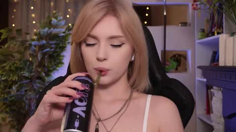 chriss_foxx online show from 28, 2, 2026