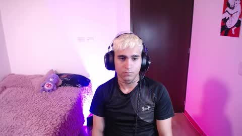 Snapshot of chriss_wg_ chatting on 9, 3, 2026 Christian Wang online show from 9, 3, 2026