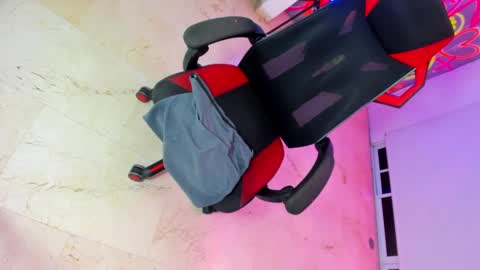 Snapshot of chrissangel12 chatting on 14, 11, 2025 chrissangel12 online show from 14, 11, 2025