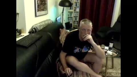 Snapshot of chrissell chatting on 16, 12, 2025 chrissell online show from 16, 12, 2025