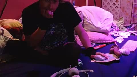 Snapshot of chrisstyannecd chatting on 1, 10, 2025 ChrisstyAnneCD online show from 1, 10, 2025