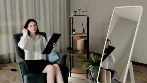 christaschrecongost online show from 2, 2, 2026