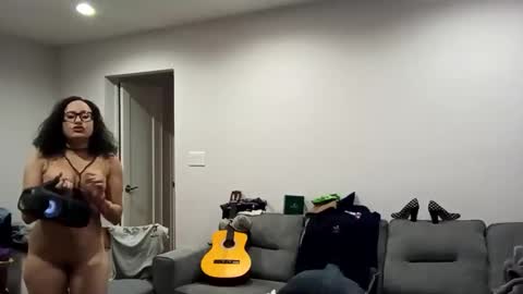 christianslutt online show from 4, 12, 2025