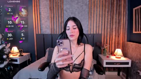 Snapshot of christina_johns chatting on 5, 12, 2024 Hi Im Christina. . Dont forget to follow me to have me close to you online show from 5, 12, 2024