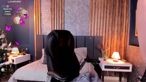 Snapshot of christina_johns chatting on 14, 12, 2024 Hi Im Christina. . Dont forget to follow me to have me close to you online show from 14, 12, 2024