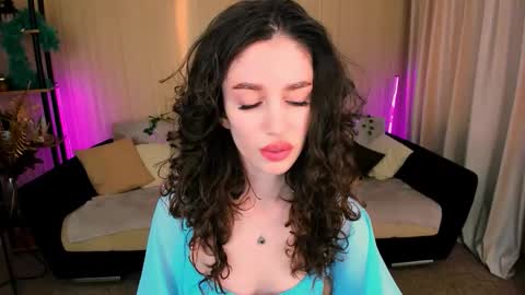 christinaconteeree online show from 10, 9, 2025