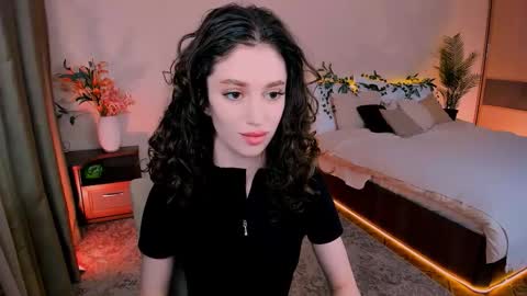 christinaconteeree online show from 13, 9, 2025