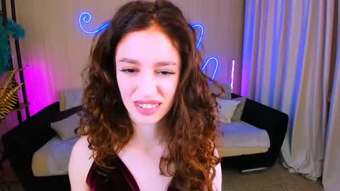 christinaconteeree online show from 2, 10, 2025