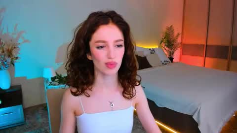 christinaconteeree online show from 4, 10, 2025