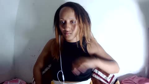 Snapshot of christine213 chatting on 19, 1, 2025 christine213 online show from 19, 1, 2025