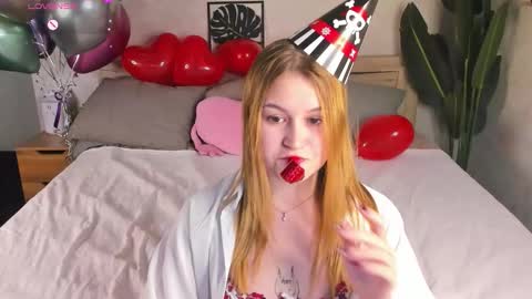 christine_wallker online show from 13, 9, 2025