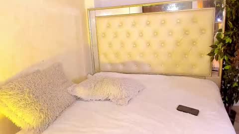 Chrisopher Hunter online show from 1, 2, 2026