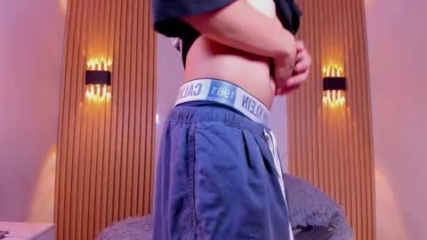 Snapshot of christopher_hunter chatting on 9, 3, 2026 Chrisopher Hunter online show from 9, 3, 2026