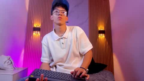 Snapshot of christopher_hunter chatting on 19, 3, 2026 Chrisopher Hunter online show from 19, 3, 2026