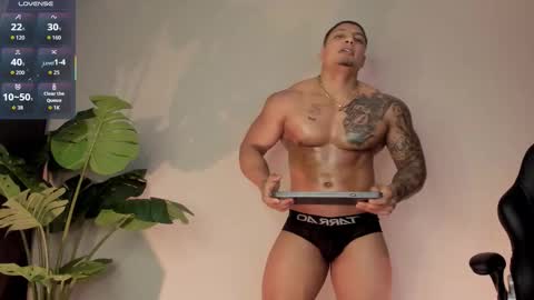 Snapshot of chrizmacgregor chatting on 24, 10, 2025 chrizmacgregor online show from 24, 10, 2025