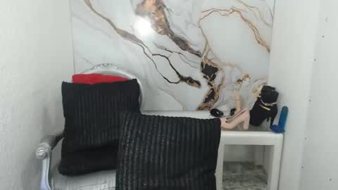 chrystal hotty online show from 14, 9, 2025