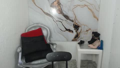 chrystal hotty online show from 26, 9, 2025