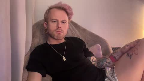 Snapshot of chubschadwell chatting on 28, 11, 2025 ChubsChadwell online show from 28, 11, 2025