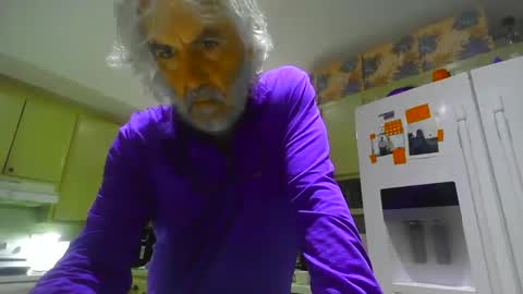 Snapshot of chuck354139 chatting on 28, 12, 2024 chuck354139 online show from 28, 12, 2024