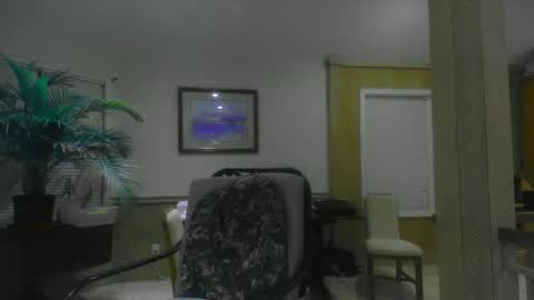 Snapshot of chuck354139 chatting on 2, 1, 2025 chuck354139 online show from 2, 1, 2025