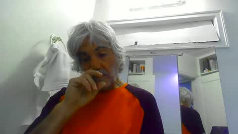 Snapshot of chuck354139 chatting on 5, 1, 2025 chuck354139 online show from 5, 1, 2025