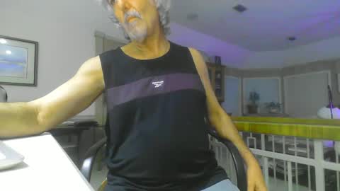 Snapshot of chuck354139 chatting on 11, 3, 2025 chuck354139 online show from 11, 3, 2025