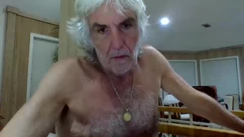 Snapshot of chuck354139 chatting on 10, 9, 2025 chuck354139 online show from 10, 9, 2025